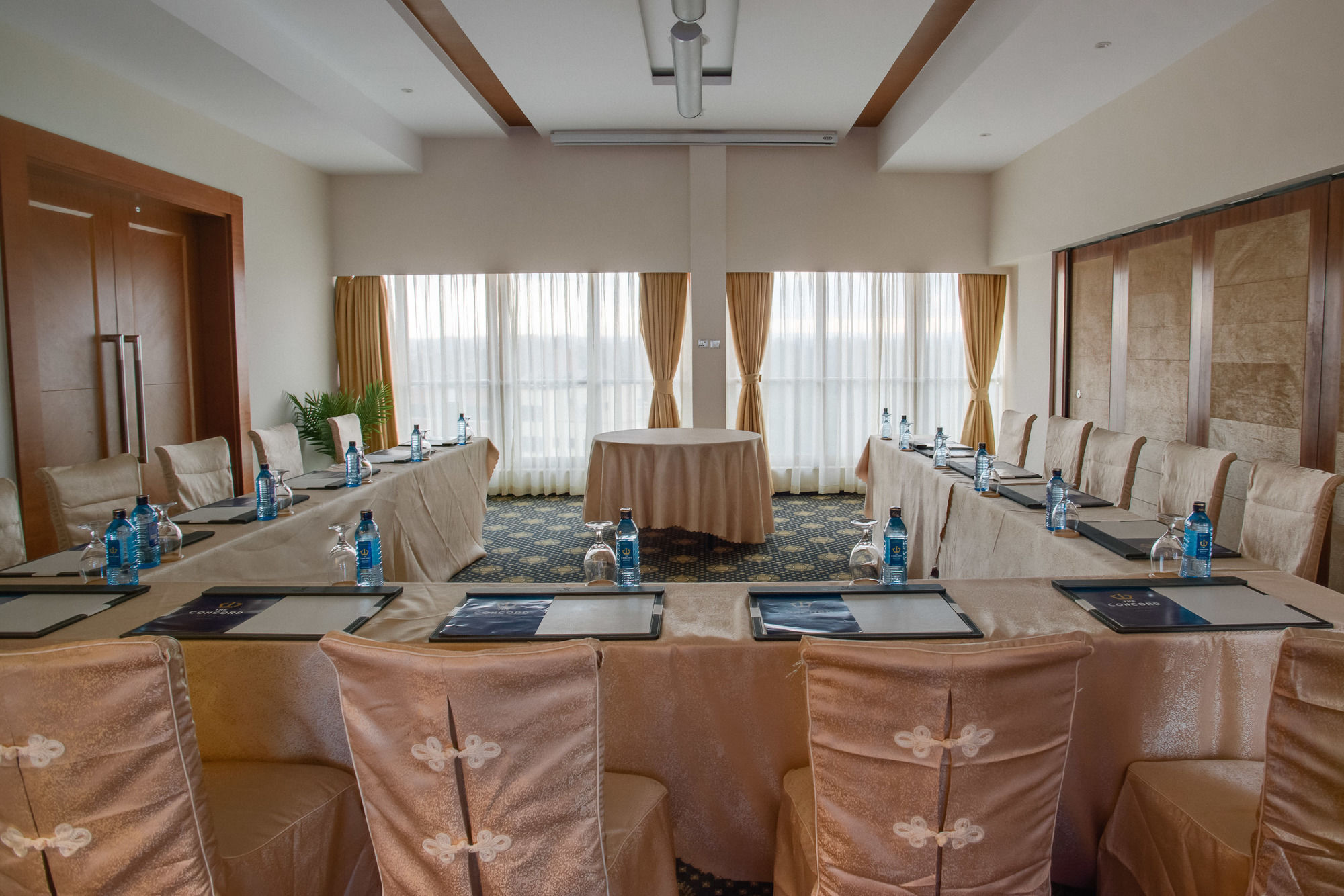 The Concord Hotel & Suites Nairobi Zewnętrze zdjęcie Meeting room