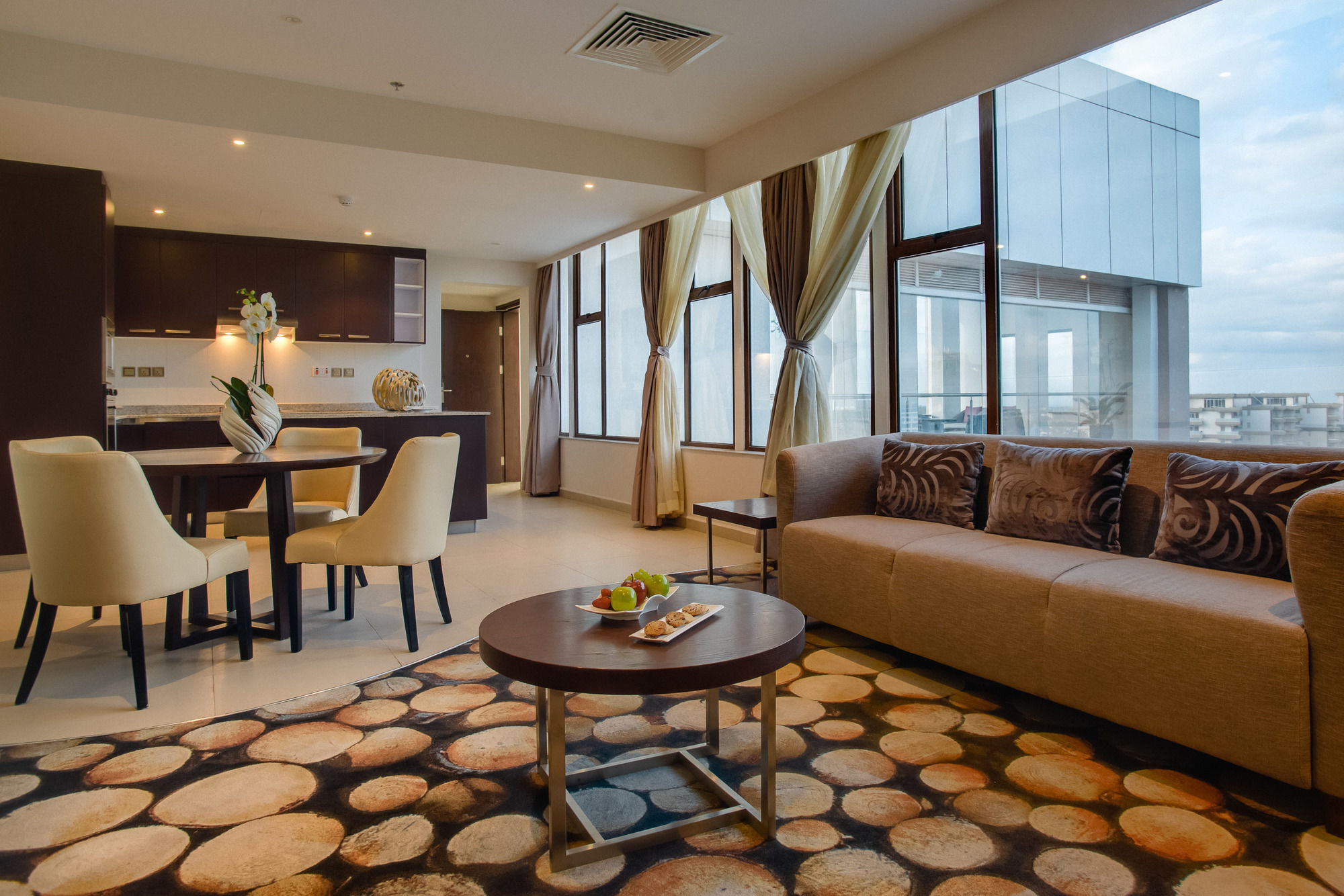 The Concord Hotel & Suites Nairobi Zewnętrze zdjęcie A living room in a suite at the hotel