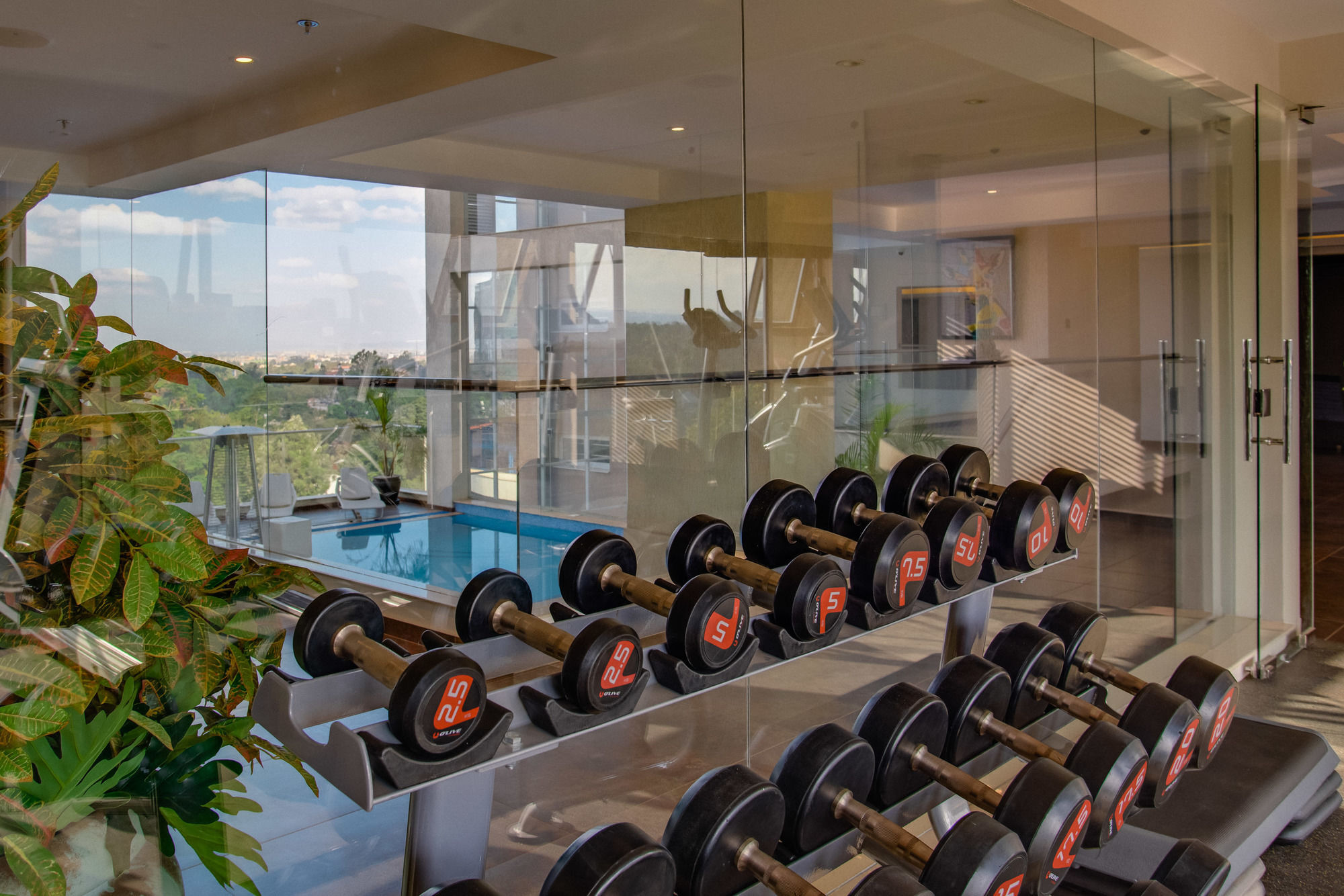 The Concord Hotel & Suites Nairobi Zewnętrze zdjęcie The gym at the 1001 Olympic Boulevard building
